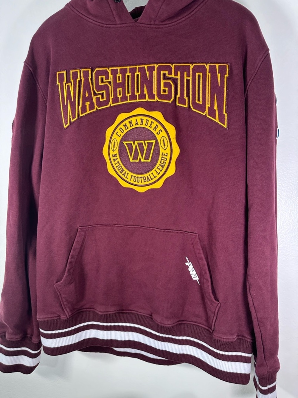 Washington Commanders Hoodie XL Pro Standard NFL Burgundy Crest Pullover - Picture 3 of 13